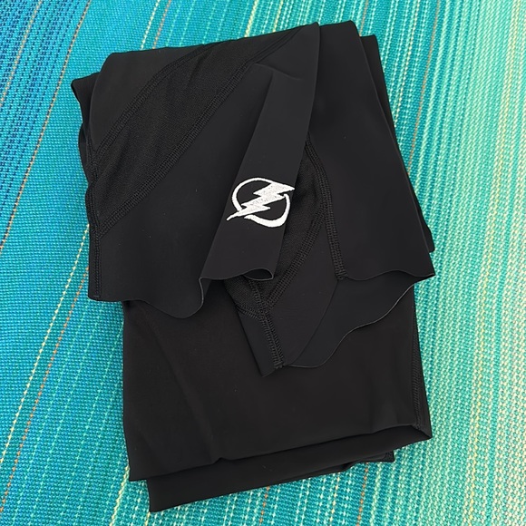 Lululemon Tampa Bay Lightning Leggings - Picture 2 of 5